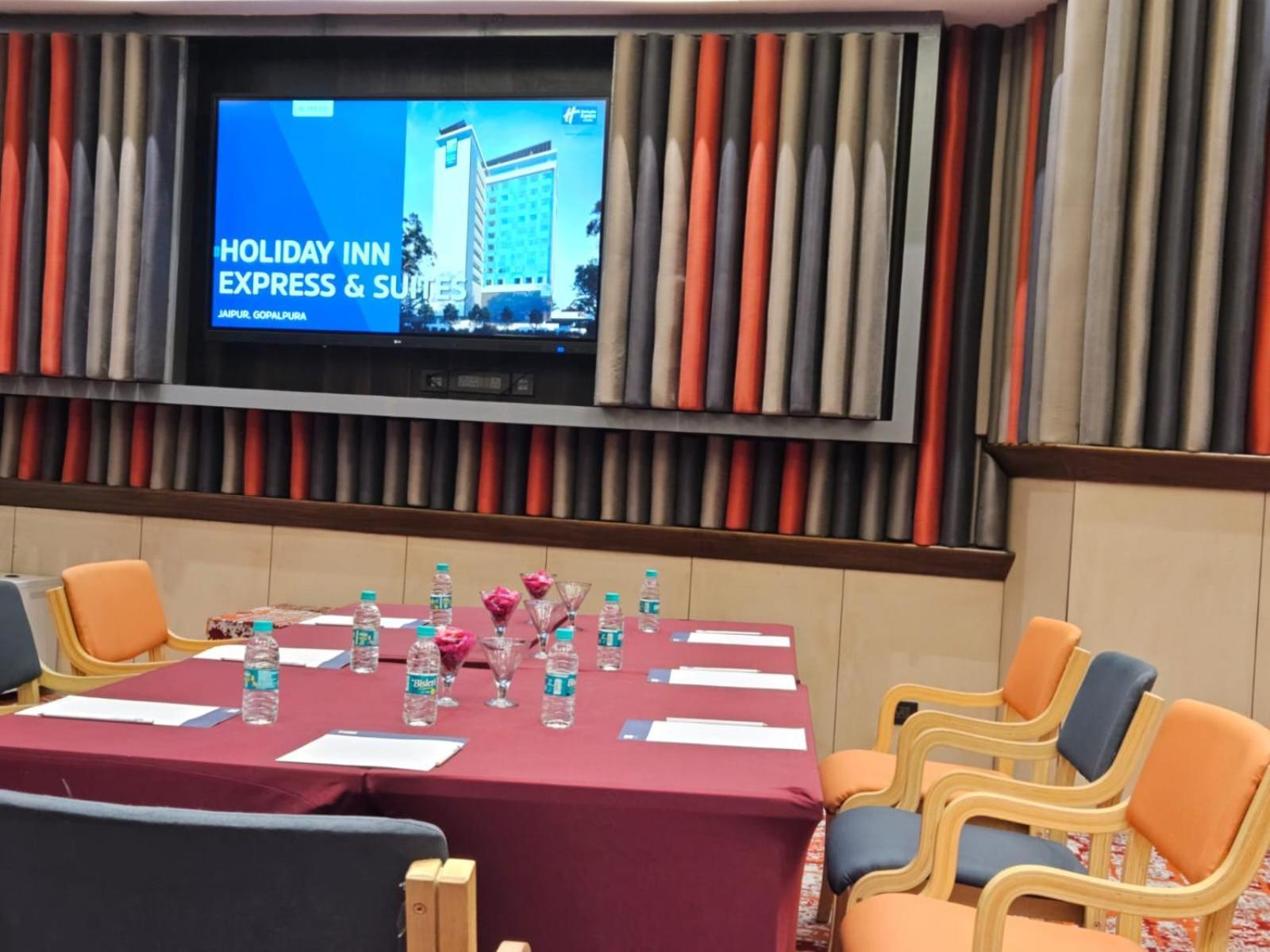 Holiday Inn Express & Suites Jaipur Gopalpura Екстер'єр фото