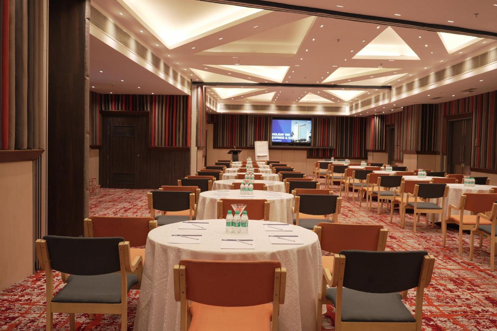 Holiday Inn Express & Suites Jaipur Gopalpura Екстер'єр фото