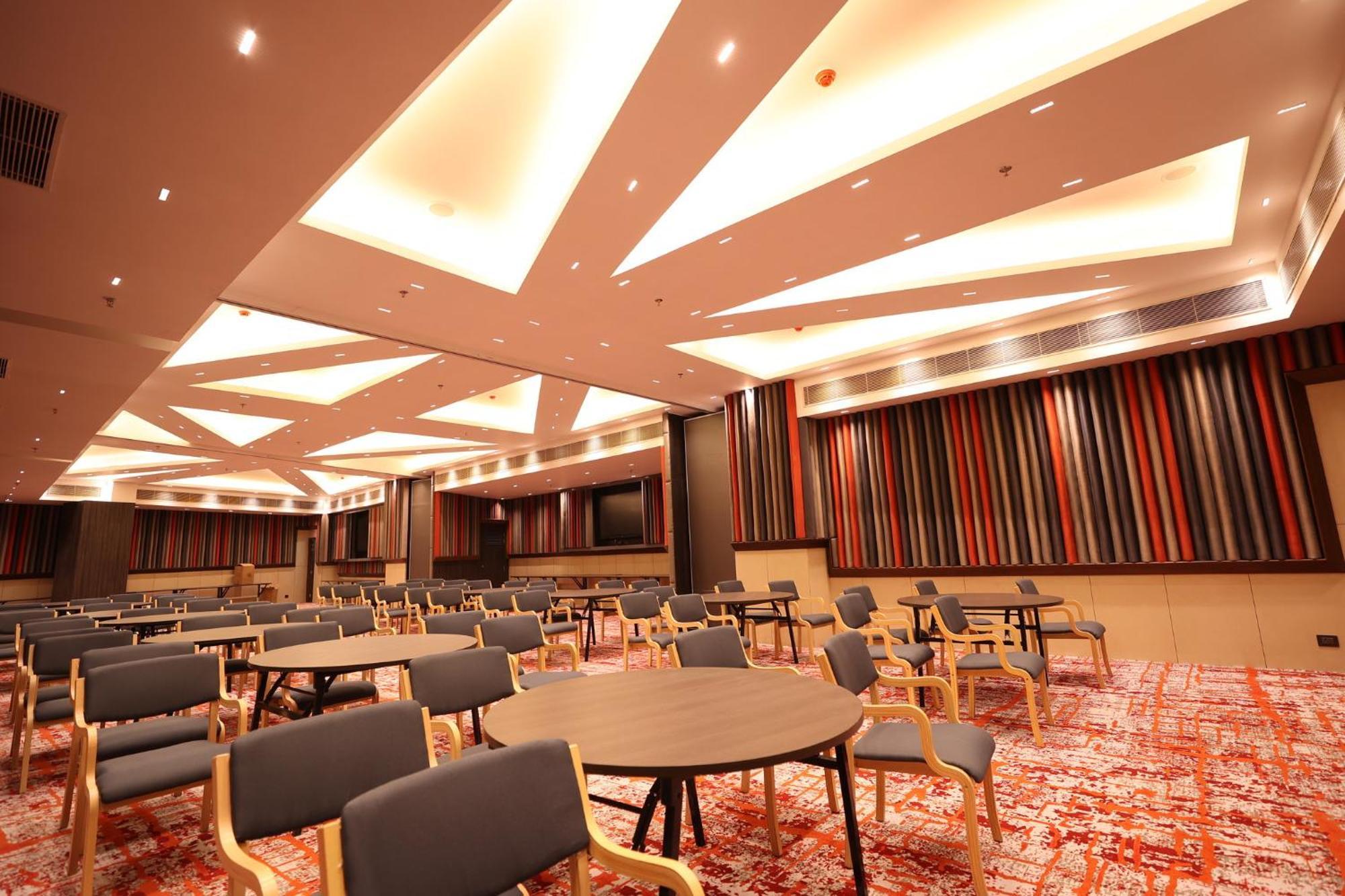 Holiday Inn Express & Suites Jaipur Gopalpura Екстер'єр фото